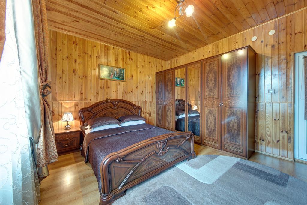 Guest House Velet Bukovel Extérieur photo