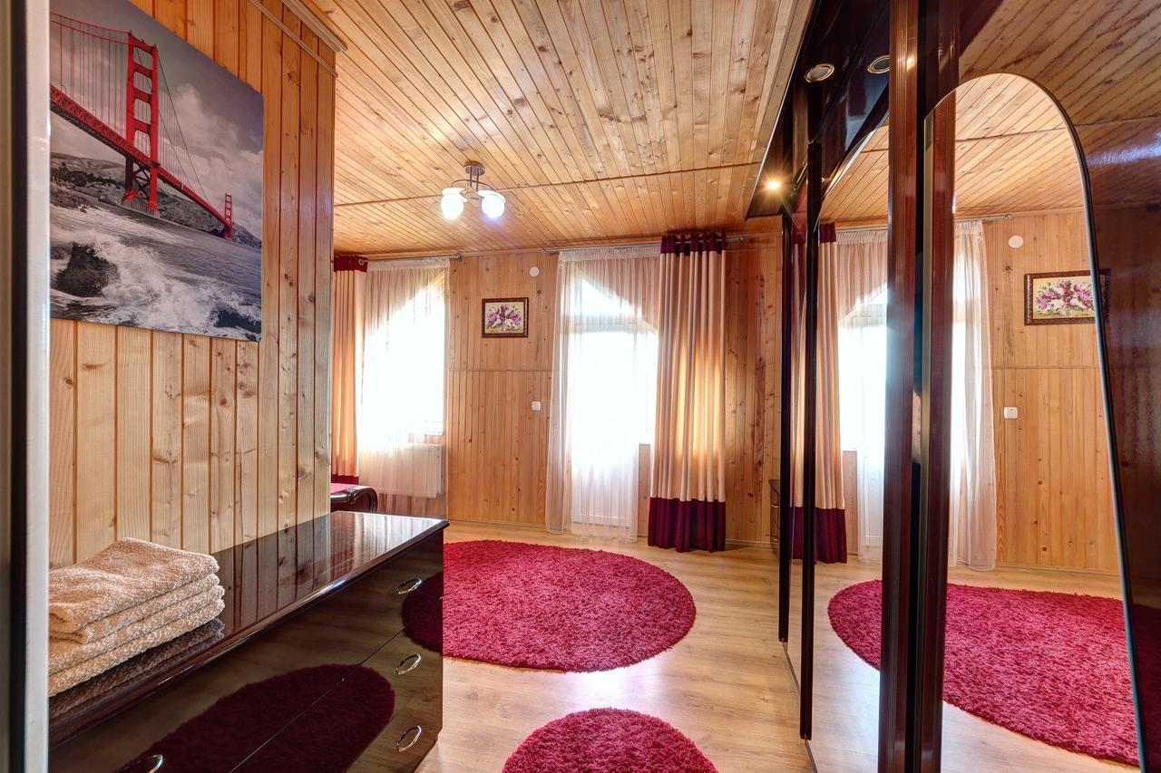 Guest House Velet Bukovel Extérieur photo
