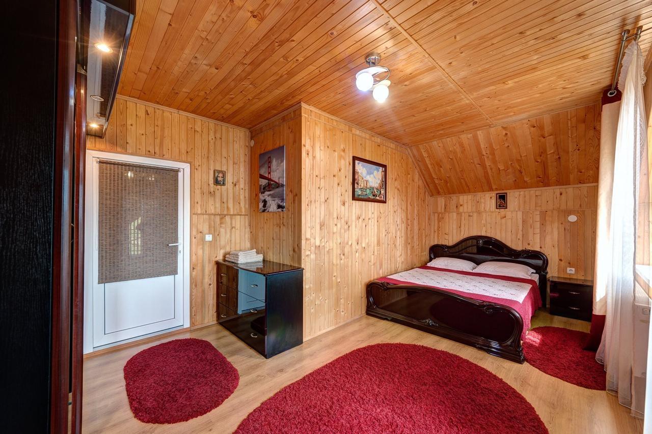 Guest House Velet Bukovel Extérieur photo